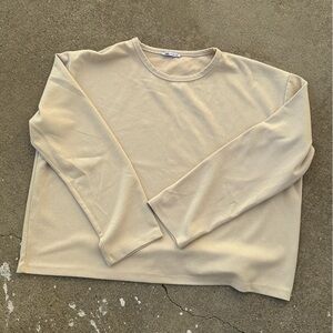 Cropped Beige very wide Sleeve Top